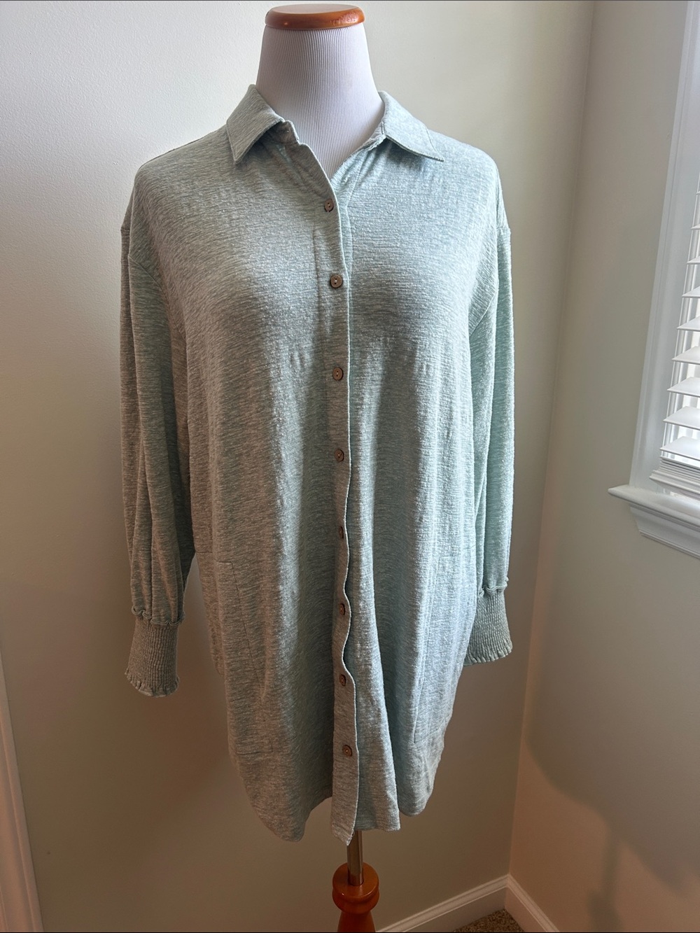 Light Sage Button-Up. Pockets, wooden buttons/cute detailed sleeve.